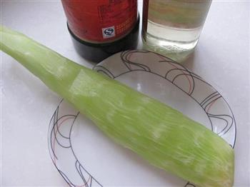 凉拌莴苣的做法图解1