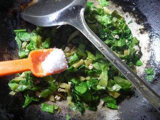 肉末榨菜炒莴笋叶的做法步骤7