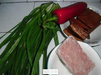 韭菜香干炒肉丝的做法步骤1