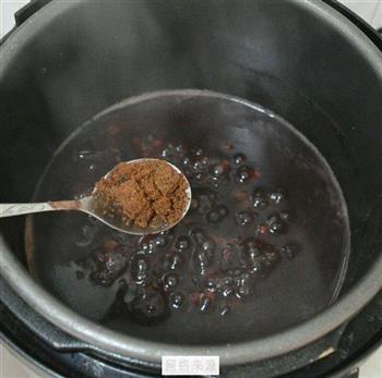 红豆黑米粥的做法图解3