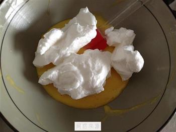 六寸酸奶戚风蛋糕的做法步骤10
