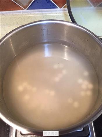 莲子百合枸杞小米粳米粥的做法步骤4