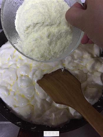 蔓越梅牛轧糖的做法步骤2