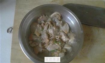 河蚌炖豆腐的做法步骤2