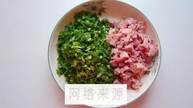 韭菜培根炒饭的做法步骤2