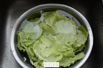 炝炒圆白菜的做法步骤2