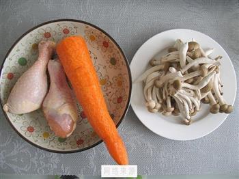 鸡腿胡萝卜蘑菇汤的做法步骤1