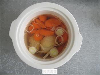 鸡腿胡萝卜蘑菇汤的做法步骤5