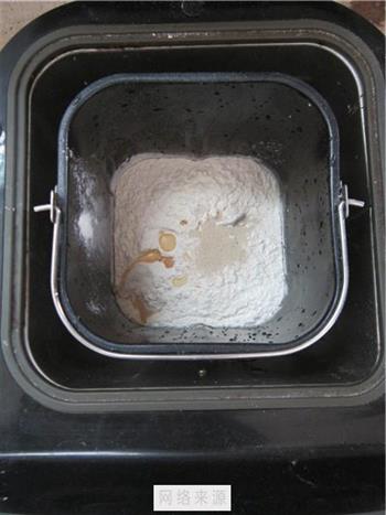 脆底蜂蜜小面包的做法步骤1