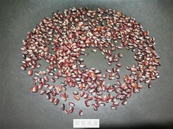 赤小豆粉葛鲮鱼汤的做法图解1