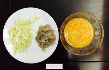 鲜虾仁韭黄炒鸡蛋的做法步骤2