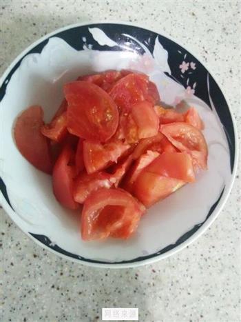 香葱西红柿炒鸡蛋的做法步骤1