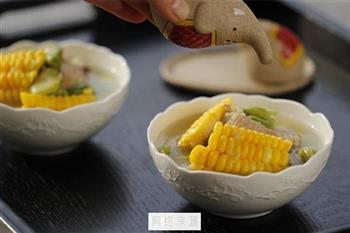 玉米蚕豆排骨汤的做法图解12