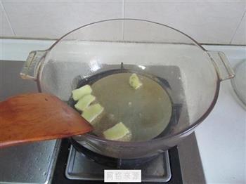 玉米蚕豆排骨汤的做法图解4