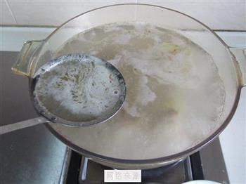 玉米蚕豆排骨汤的做法步骤7