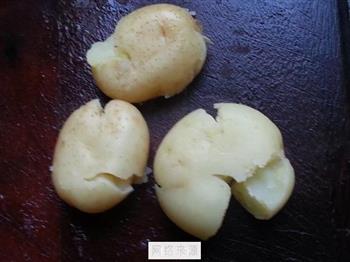 蒜香椒盐小土豆的做法步骤3