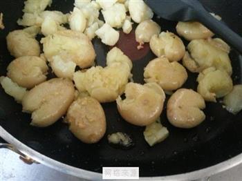 蒜香椒盐小土豆的做法步骤6