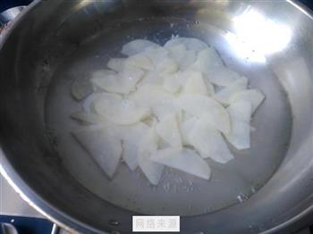凉拌香辣土豆片的做法图解2