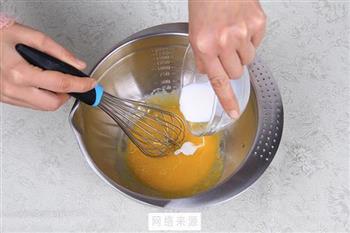 原味奶油蛋糕卷的做法步骤4