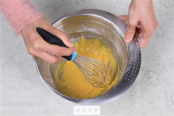 原味奶油蛋糕卷的做法步骤7