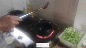 鸡公煲干锅做法的做法步骤2