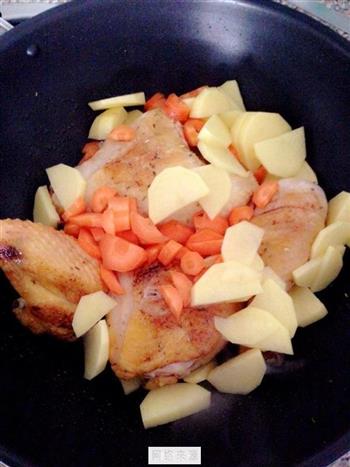 土豆香菇炖鸡的做法步骤4