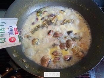 文蛤昂刺鱼汤的做法步骤10