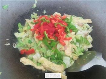 圆白菜虾米炒豆泡的做法图解6