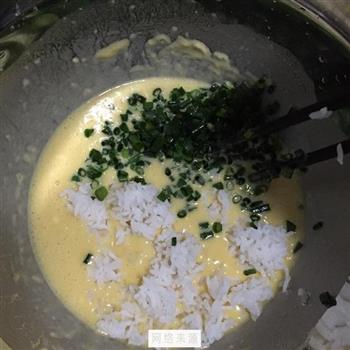 米饭鸡蛋饼的做法步骤4