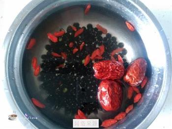 红枣枸杞黑豆豆浆的做法图解2