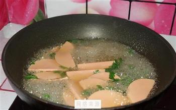 火腿肠茼蒿汤怎么做，火腿肠茼蒿汤怎么做好吃，火腿肠茼蒿汤做法