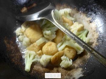 油豆腐炒花菜的做法步骤6