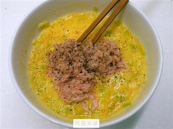芹菜鲔鱼厚蛋煎的做法步骤5
