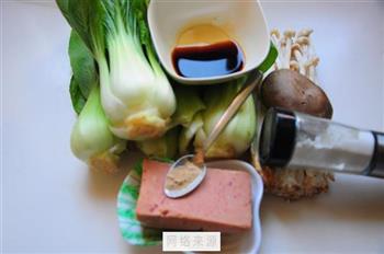 凉拌油菜海鲜菇的做法步骤1