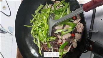 木耳青椒炒肉片的做法步骤5