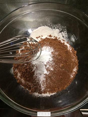 巧克力香蕉杯子蛋糕的做法步骤3