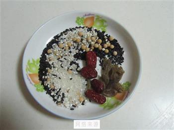 紫米葡萄粥的做法步骤1