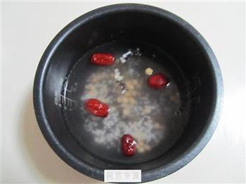 紫米葡萄粥的做法步骤3