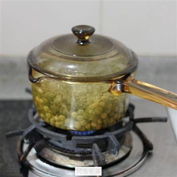 洋葱豌豆浓汤的做法步骤3