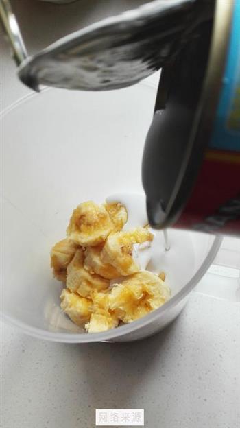 椰浆香蕉奶昔的做法步骤3