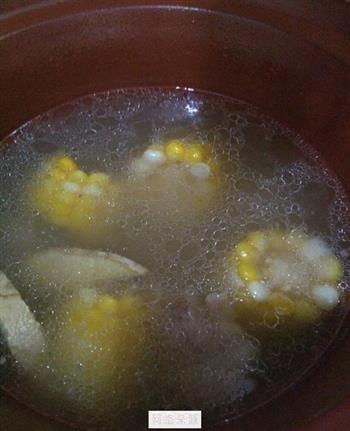 玉米排骨汤的做法步骤7