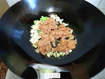 豌豆肉末烧豆腐的做法步骤4