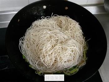 蒜苔肉丝焖面的做法步骤11
