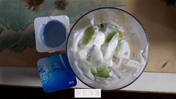 清爽黄瓜酸奶杯的做法步骤2