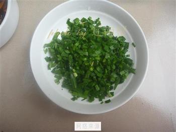 韭菜烧红白豆腐的做法步骤4