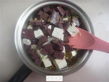 韭菜烧红白豆腐的做法步骤6