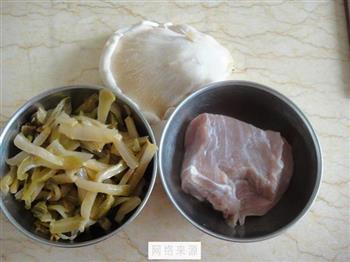 白灵菇榨菜炒肉丝的做法图解1