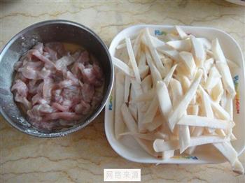 白灵菇榨菜炒肉丝的做法步骤3