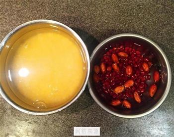 黏玉米碴粥的做法图解2