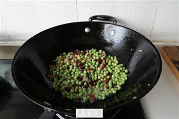 腊肉豌豆焖饭的做法图解5